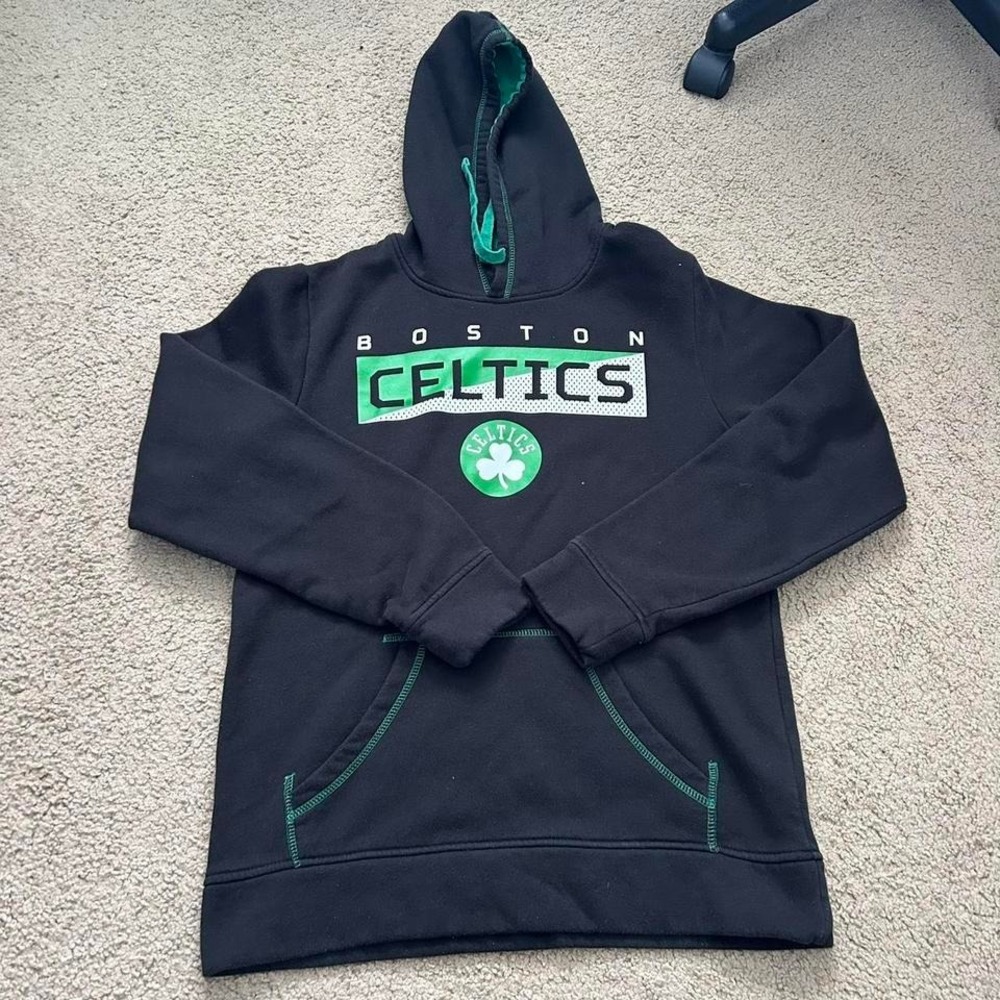 Vintage Y2K black and green Boston Celtics hoodie